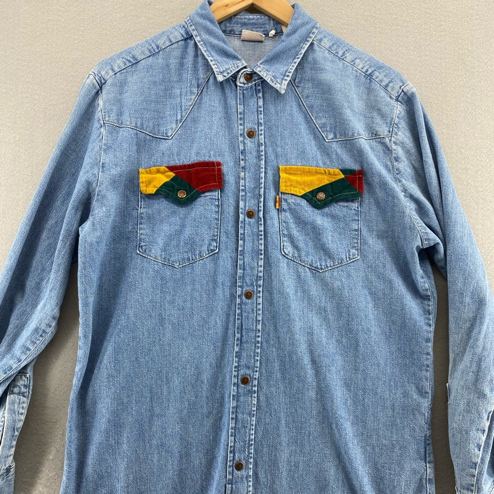 Used Levi’s button up